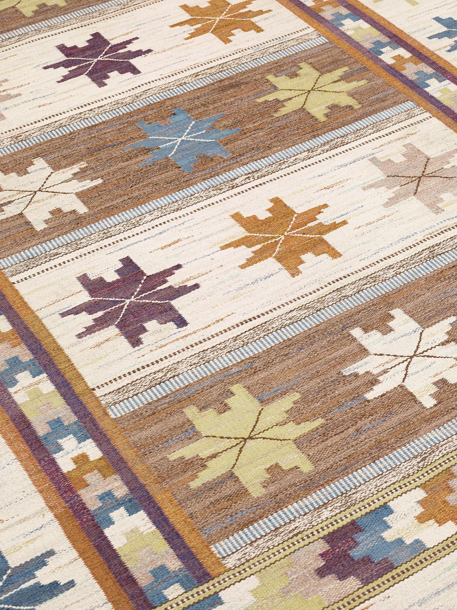 MATTA. "Höstmattan". Rölakan. 328 x 221 cm. Signerad AB MMF.