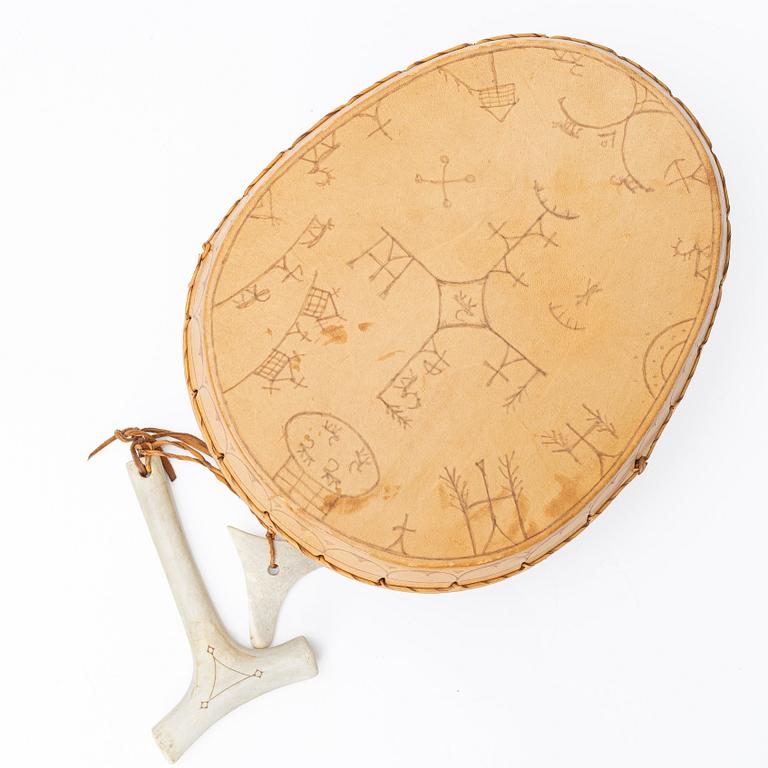 Thore Sunna, drum, Goavddis, signed with hammer and pointer.