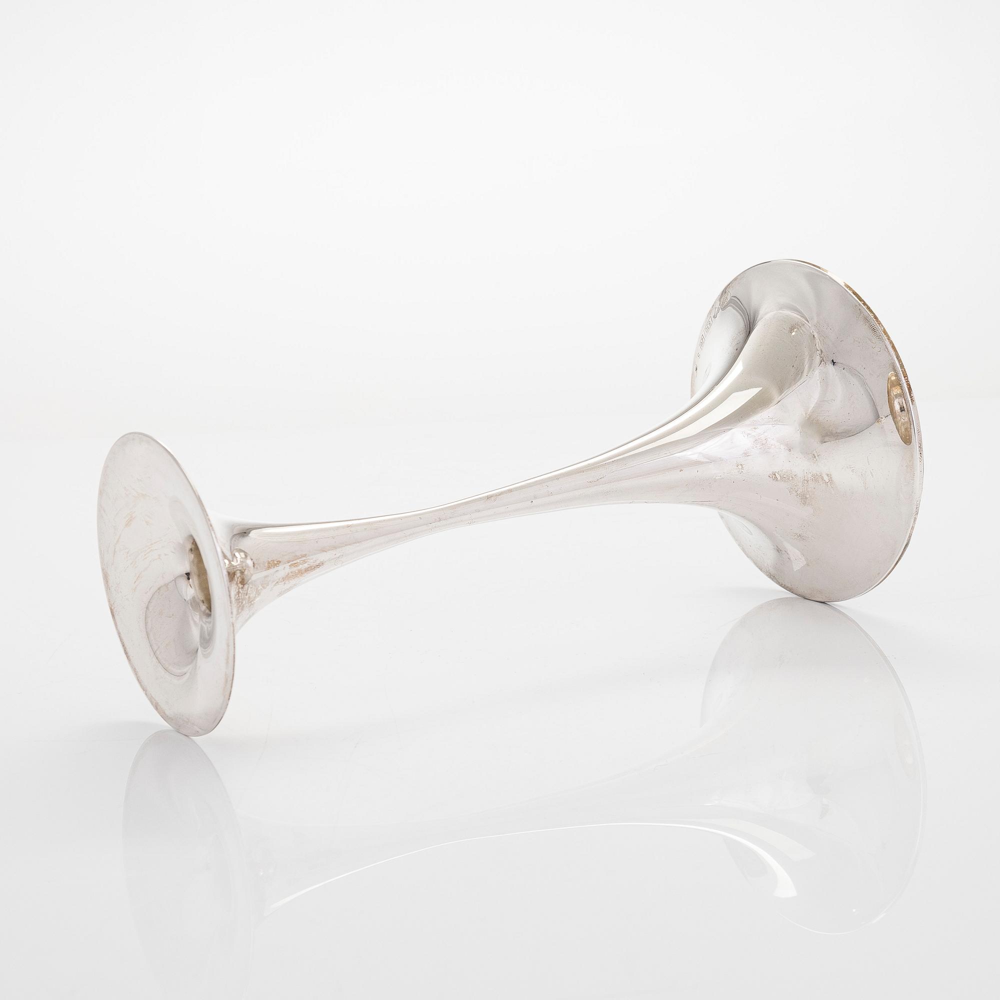 Tapio Wirkkala, ljusstake, silver, "Trumpet", Kultakeskus, Tavastehus 2001. I originallåda.