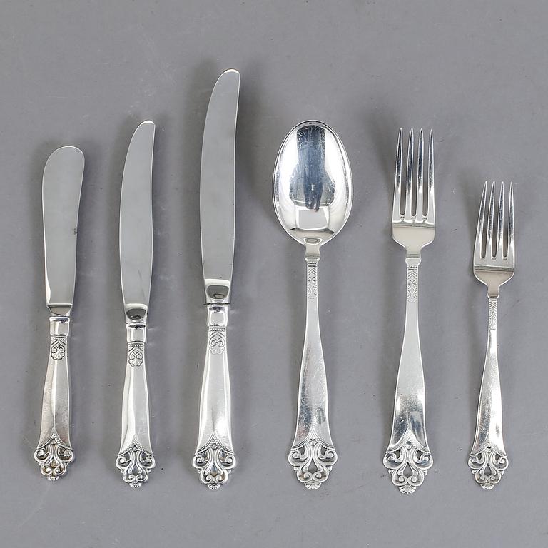 BESTICKSERVIS, 40 delar, silver, 1900-tal. Svenska importstämplar. Totalvikt 2485 gr.