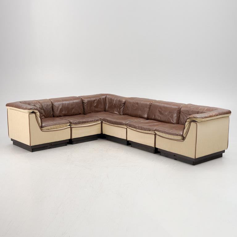 A 1970's modular sofa, in 6 pcs.