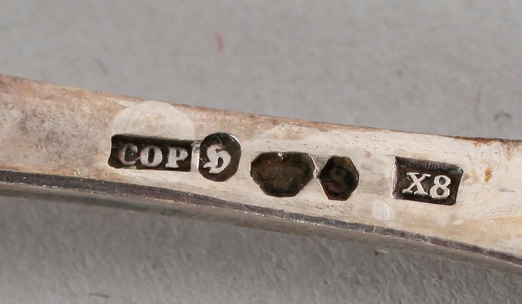 KAFFESKEDAR, 12 st samt SOCKERSTÅNG, silver, samemodell, COP, 1948. Vikt ca 170 gram.
