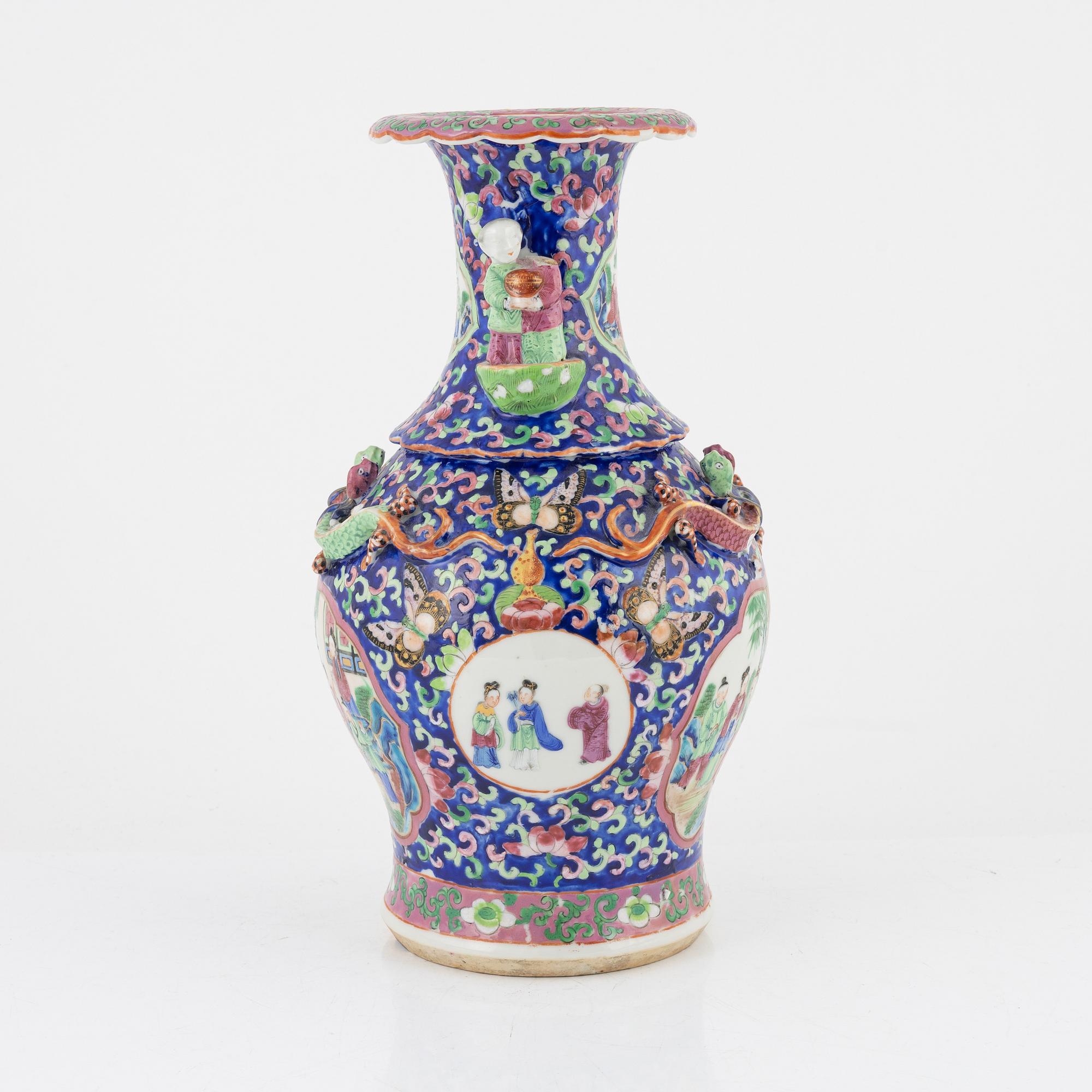 Vas, porslin, Kina, Qingdynastin, 1800-talets slut.