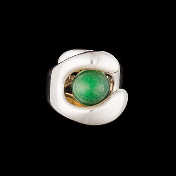 325. Elis Kauppi, A RING, sterling silver, aventurine quartz, Kupittaan Kulta. Finnish export marks.