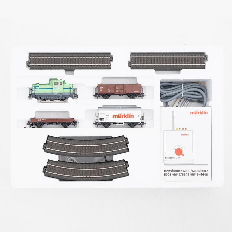 Märklin, A trainset and three carsets, model nr 29141, 46044, 47454 and 47730, gauge H0, in boxes.