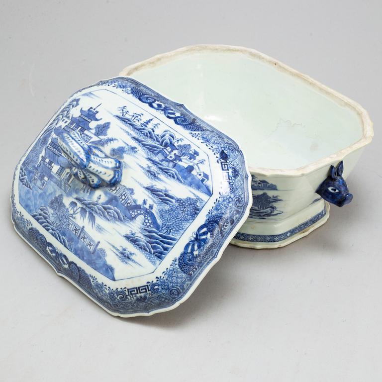 TERRIN med LOCK, kompaniporslin. Qingdynastin, Qianlong (1736-95).
