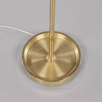 GOLVLAMPOR, ett par, 1900-talets andra hälft.