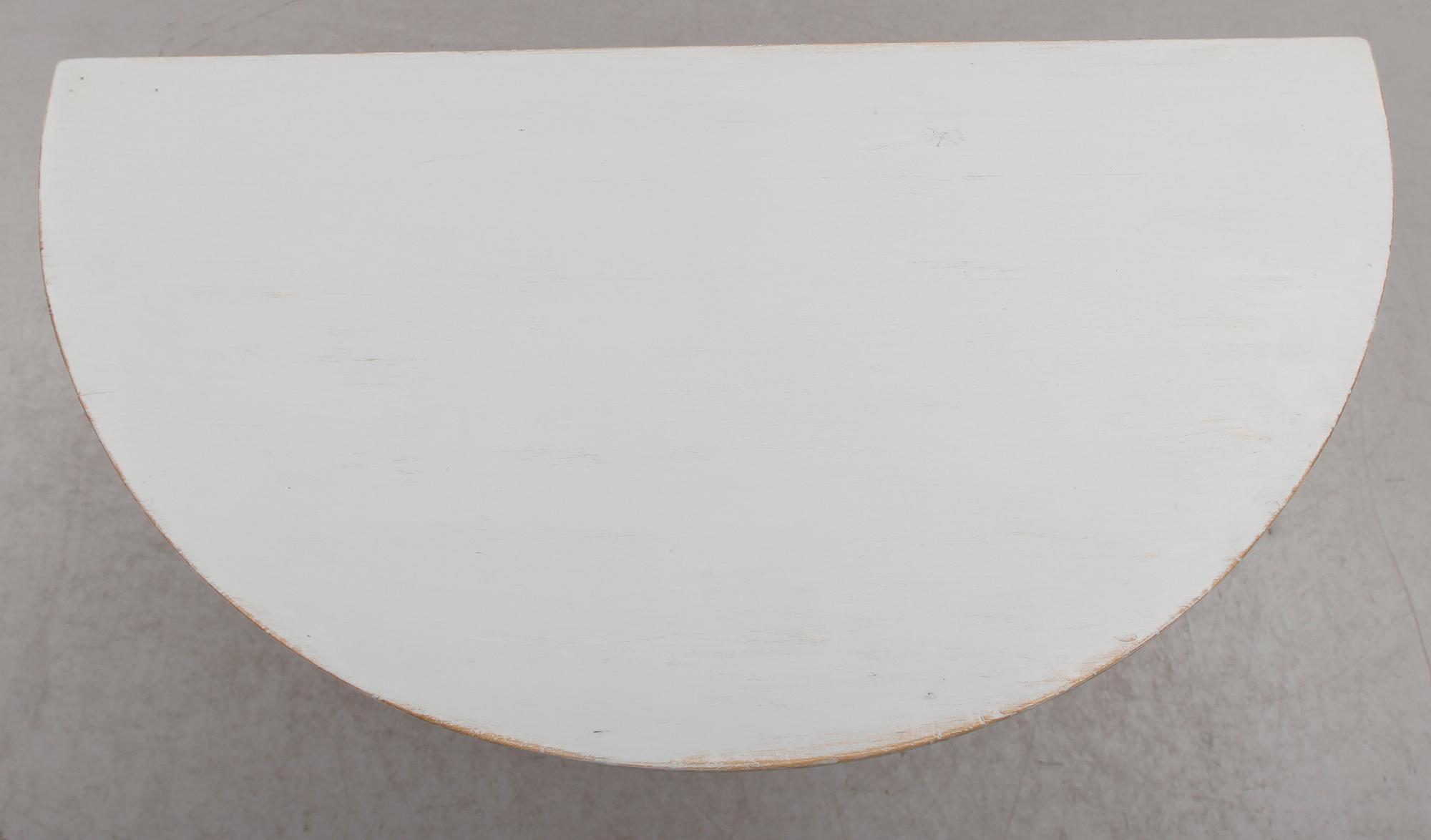 VÄGGBORD, gustaviansk stil, 1900-talets första hälft.
