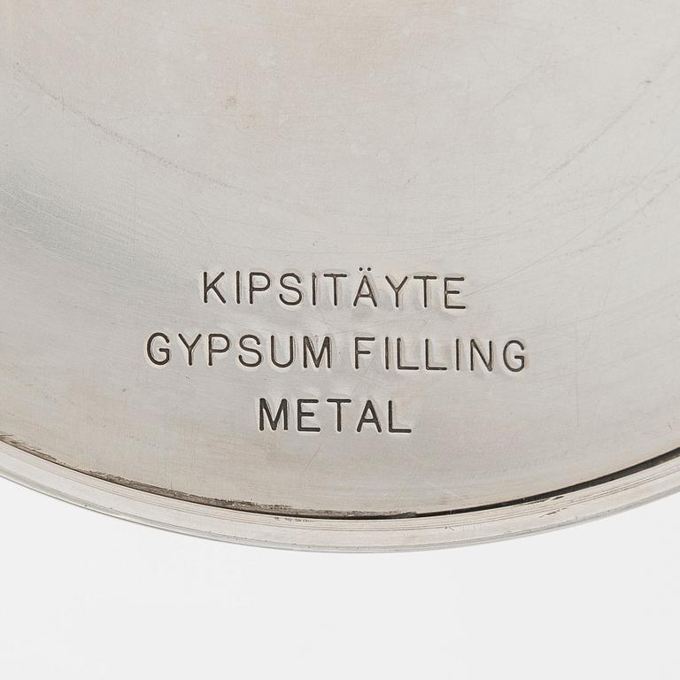 Tapio Wirkkala, kynttilänjalkapari, hopeaa, "Trumpetti", Kultakeskus, Hämeenlinna 1982.