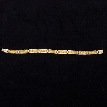 ARMBAND, guld 14K, Björn Weckström, Lapponia, Helsingfors 1968. Tot. vikt ca 20,5 gr.