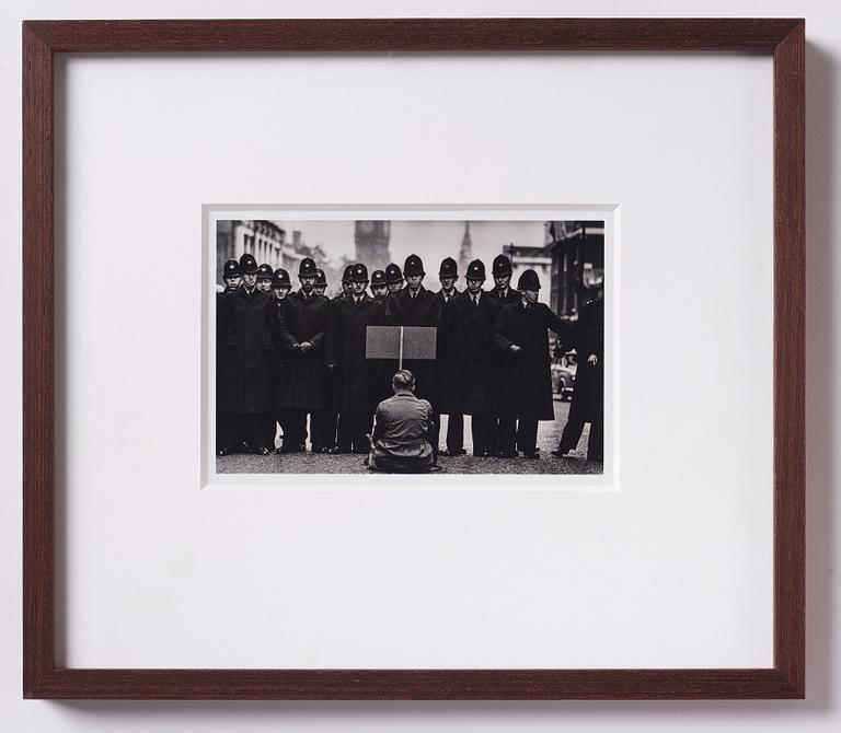 Don McCullin, "Protester, Cuban Missile Crisis. Whitehall. London", 1962.