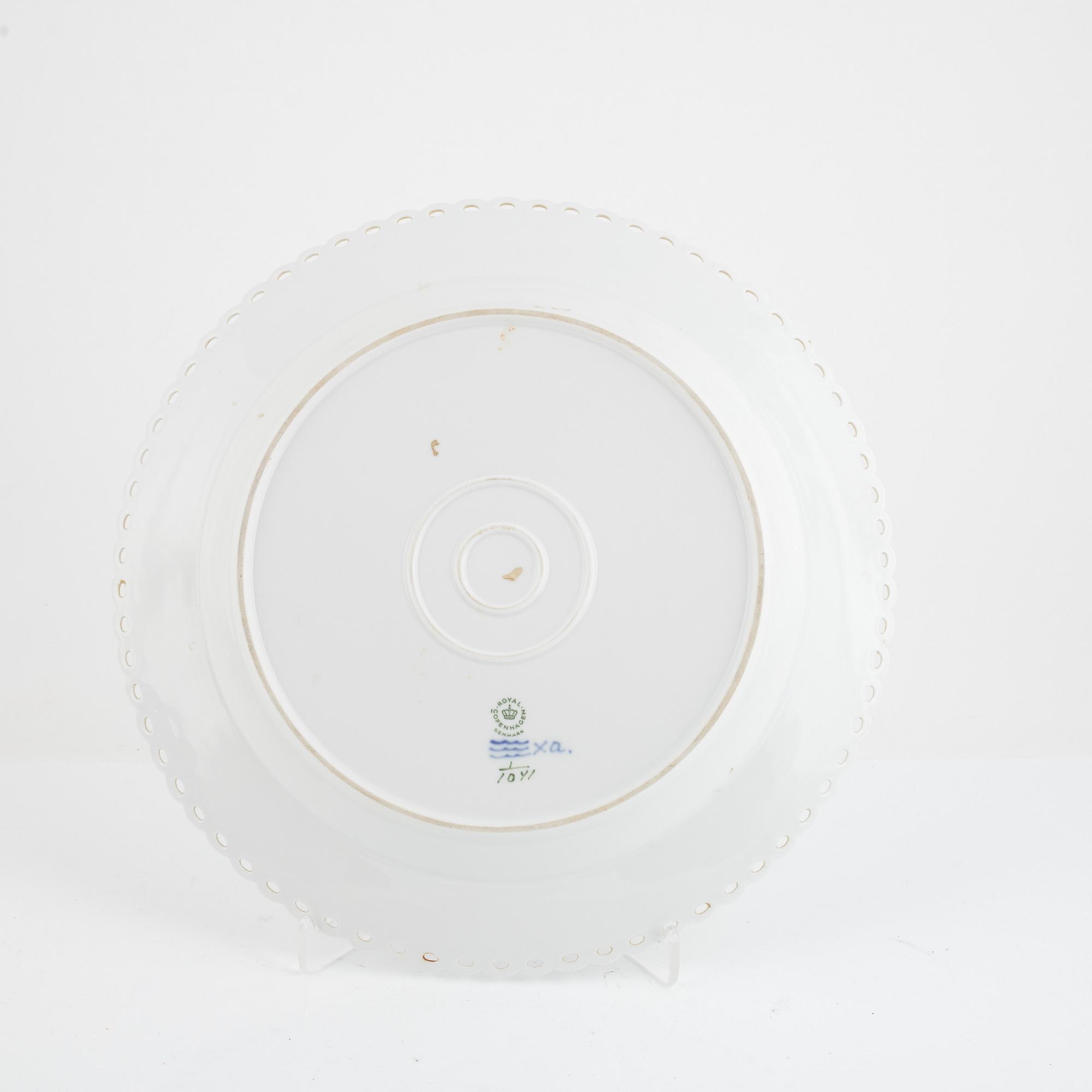 Plates, 3 pcs, porcelain, "Musselmalet", full lace, Royal Copenhagen, Denmark.