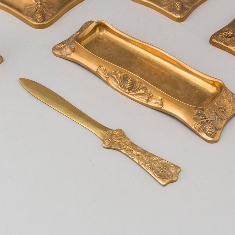 CARL HJALMAR NORRSTRÖM, a brass writing table set, 5 pieces, Art Nouveau, Skultuna.