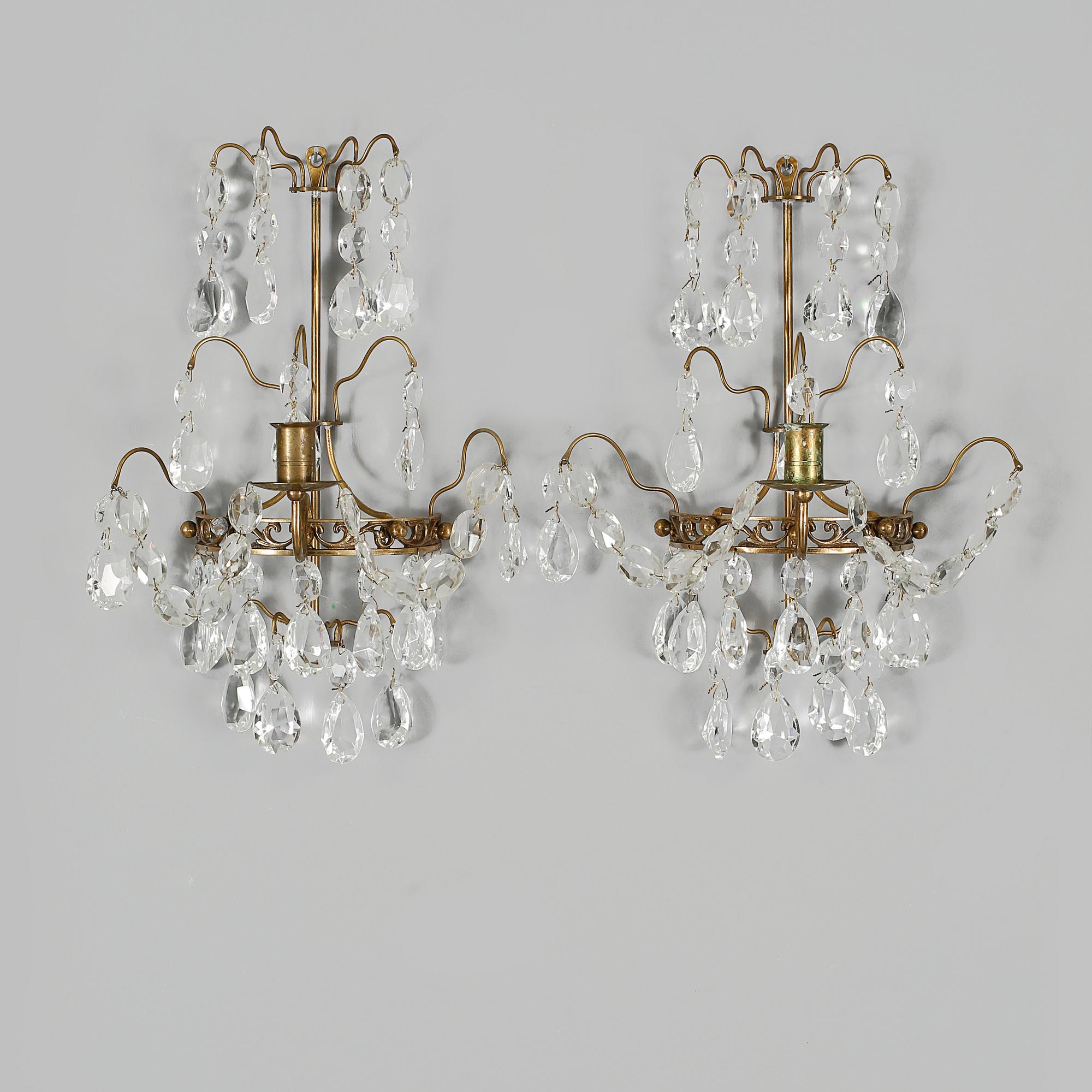 VÄGGLYSTRAR, ett par, gustaviansk stil, 1900-tal.
