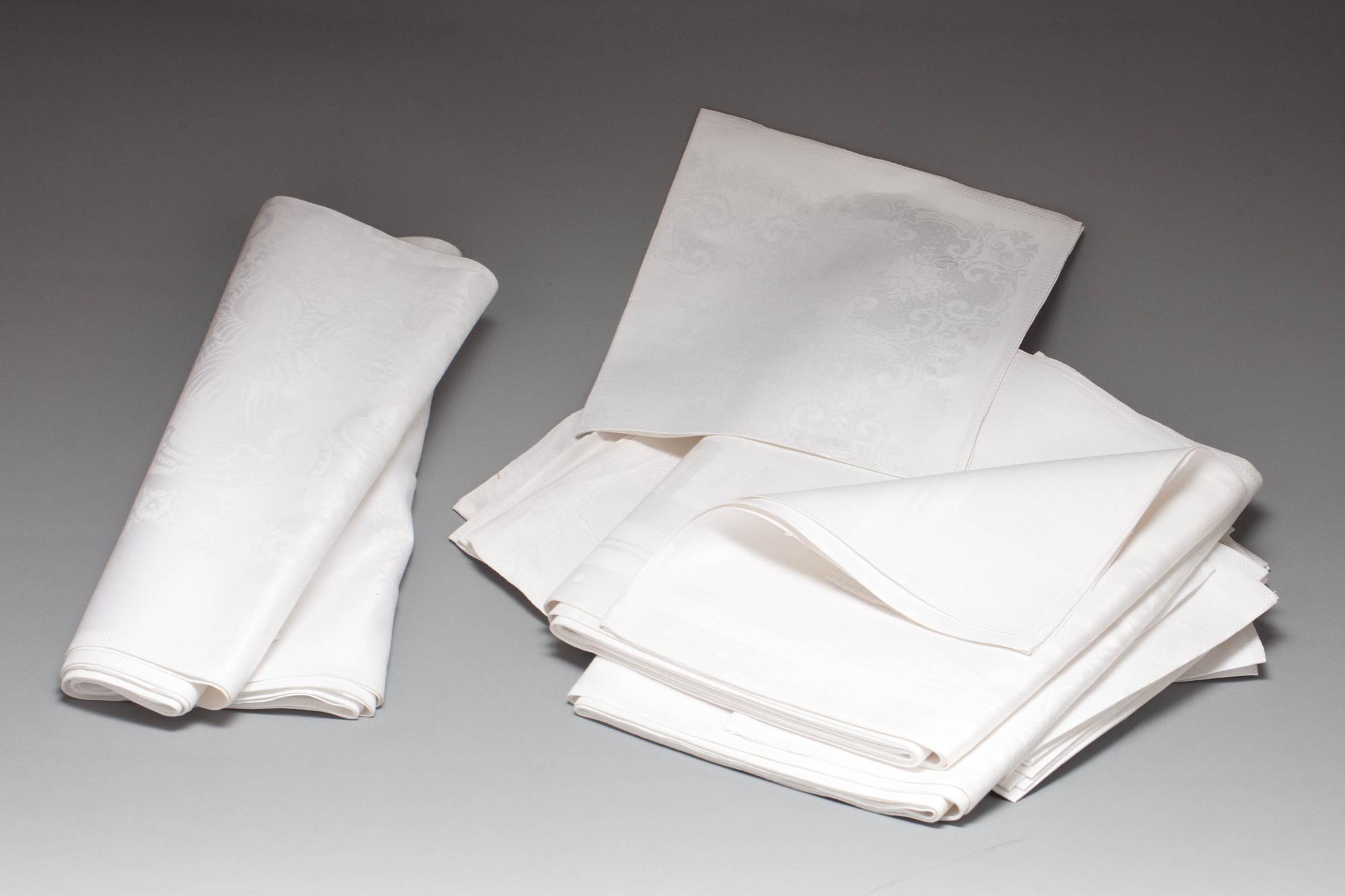 PARTI DUKAR, SERVETTER, 3+25 st. Linnedamast.