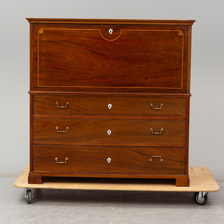 A late Gustavian secretaire, ca 1800.