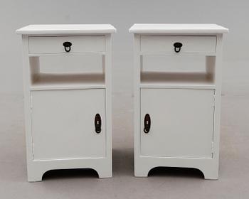 SÄNGBORD, 1 par, 1900-talets första hälft.