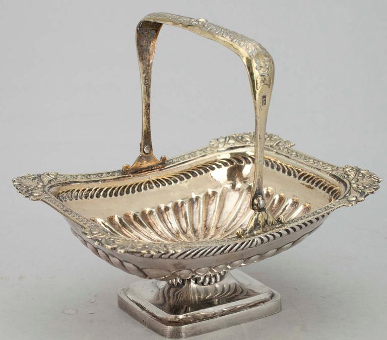 KARAMELLSKÅL, silver, Moskva, ca 1850. Tot vikt ca 165,4 gr.