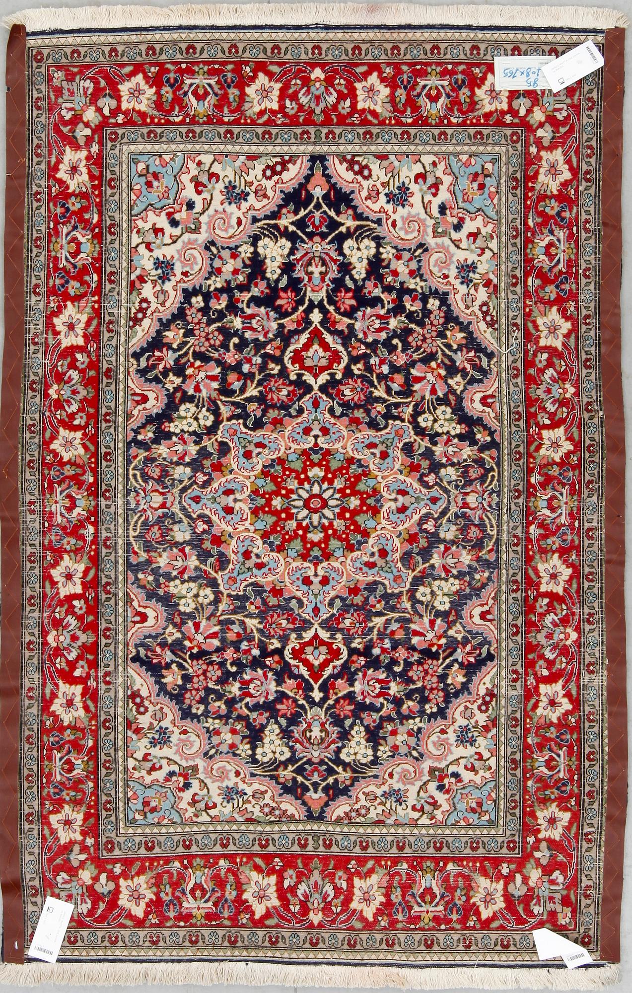MATTA. Old, persisk, ca 164x110.