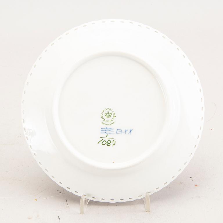 Tableware Muselmalet 27 pcs Royal Copenhagen  porcelain 20th century.