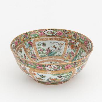 A Canton porcelain punch bowl, Qing dynasty, 19th Century.