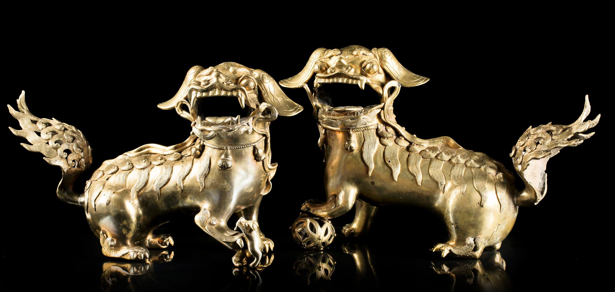 TEMPELHUNDAR, ett par, mässing, 1900-tal.