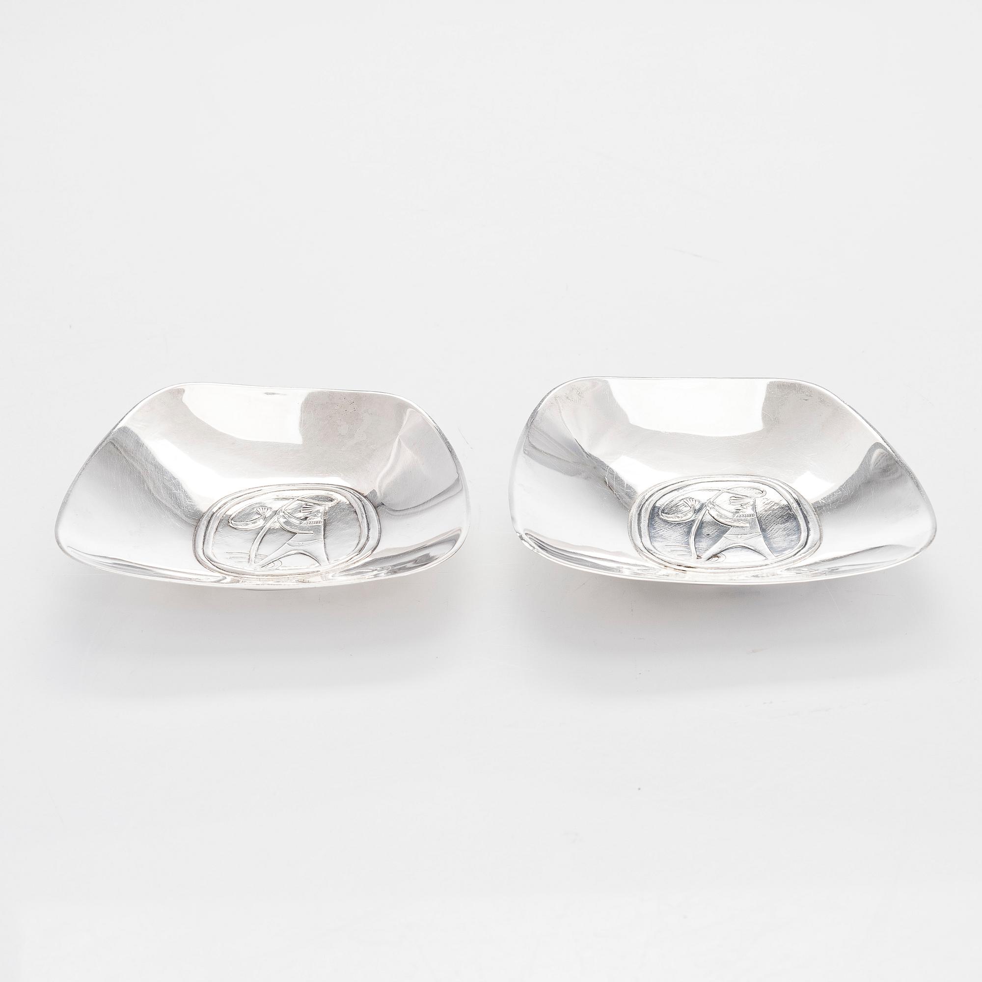Two silver dishes, Hopeatehdas oy, Helsinki 1959 and 1962.