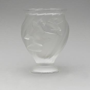 VAS, glas, signerad Lalique, France.