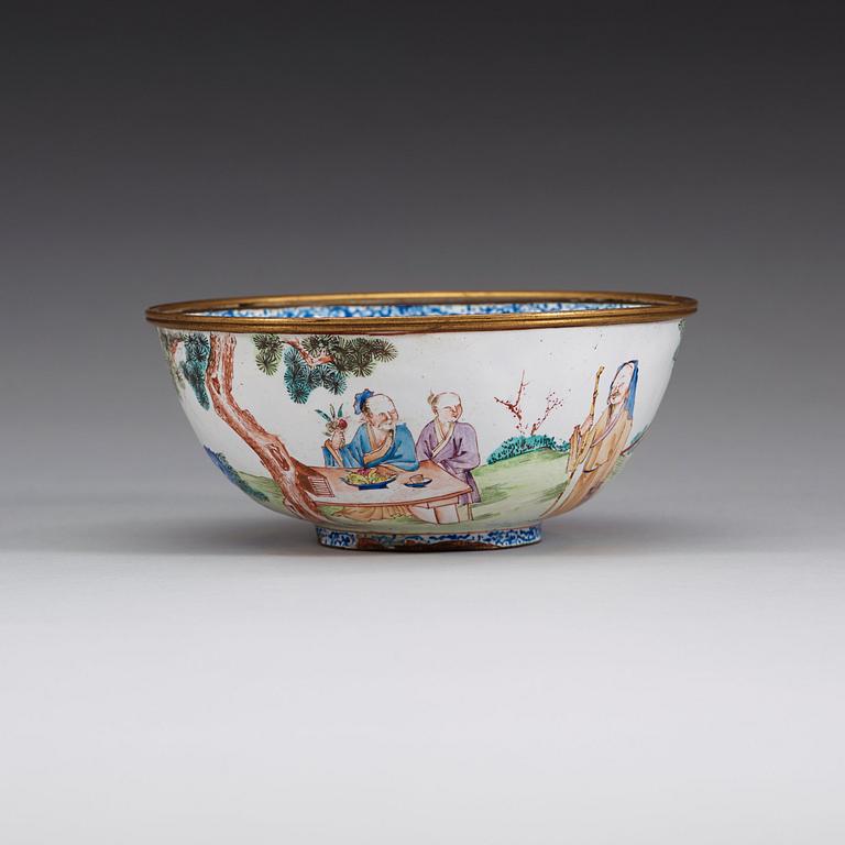 An enamel on copper bowl with figures in a garden, Qing dynasty, Qianlong (1736-95).