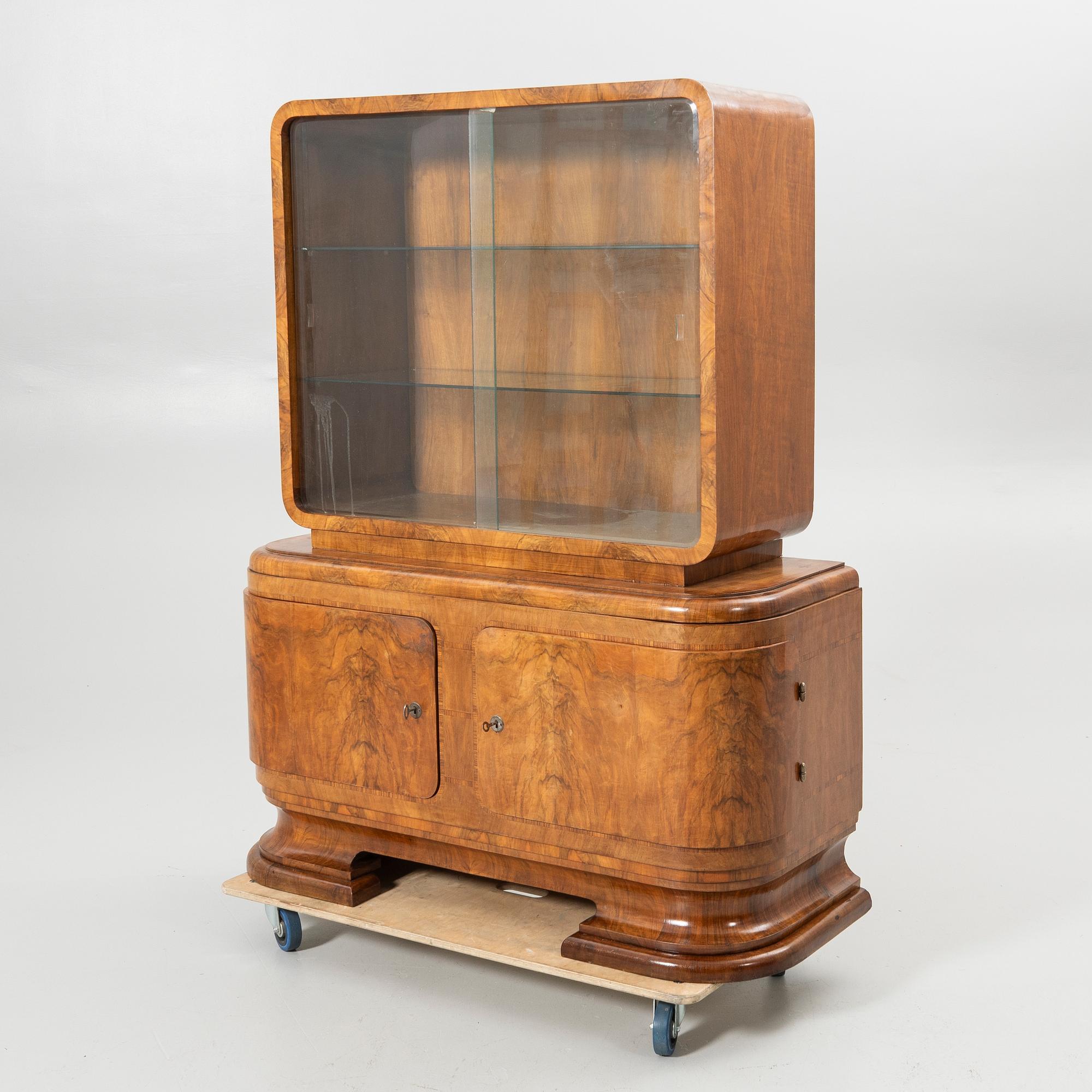 Display cabinet, first half of the 20th century.