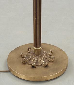 GOLVLAMPA, 1900-talets mitt.
