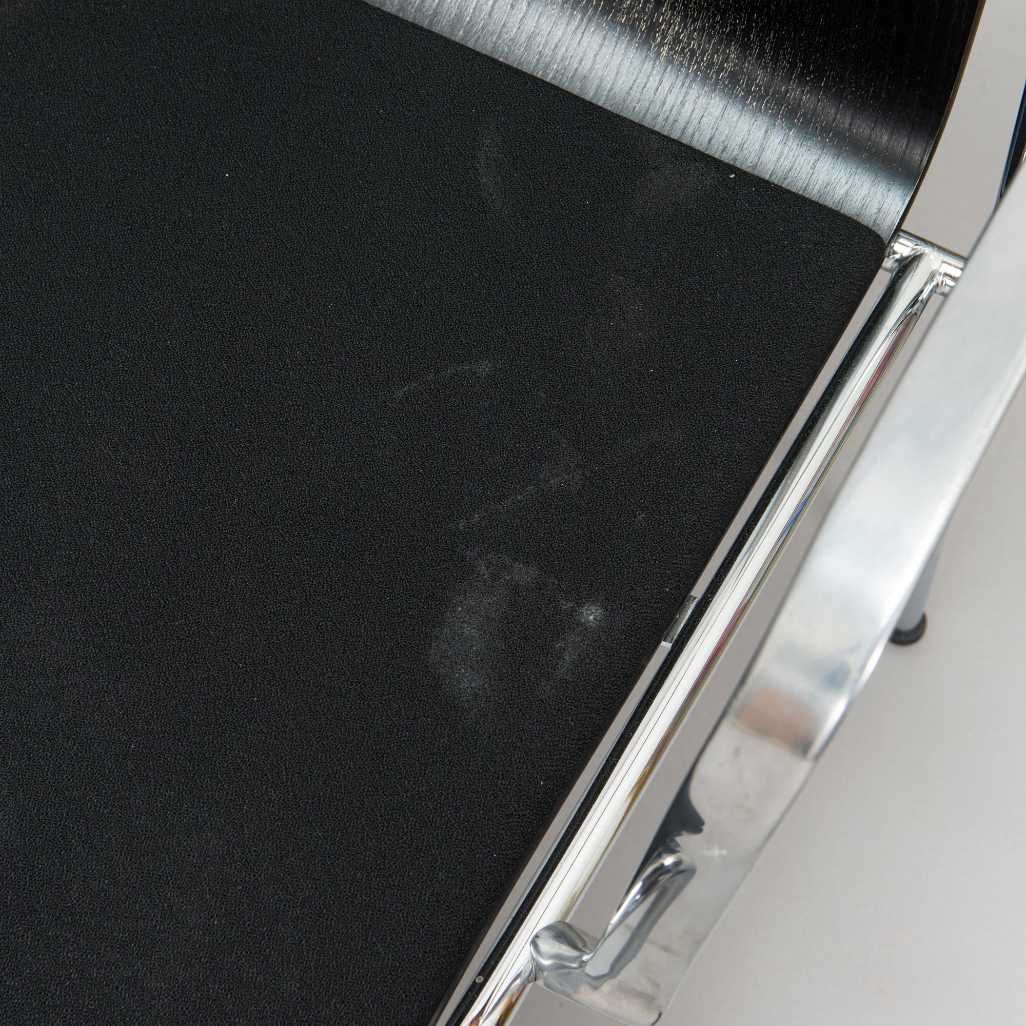 Erik Magnussen, Four "Chairik" chairs. Engelbrechts, Denmark.