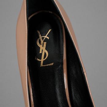 PUMPS, Yves Saint Laurent.