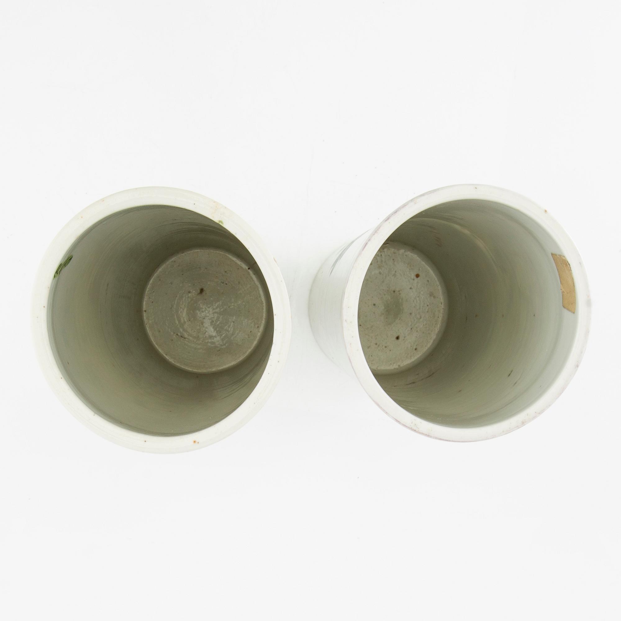 A set of two Chinese vases, 20th century.