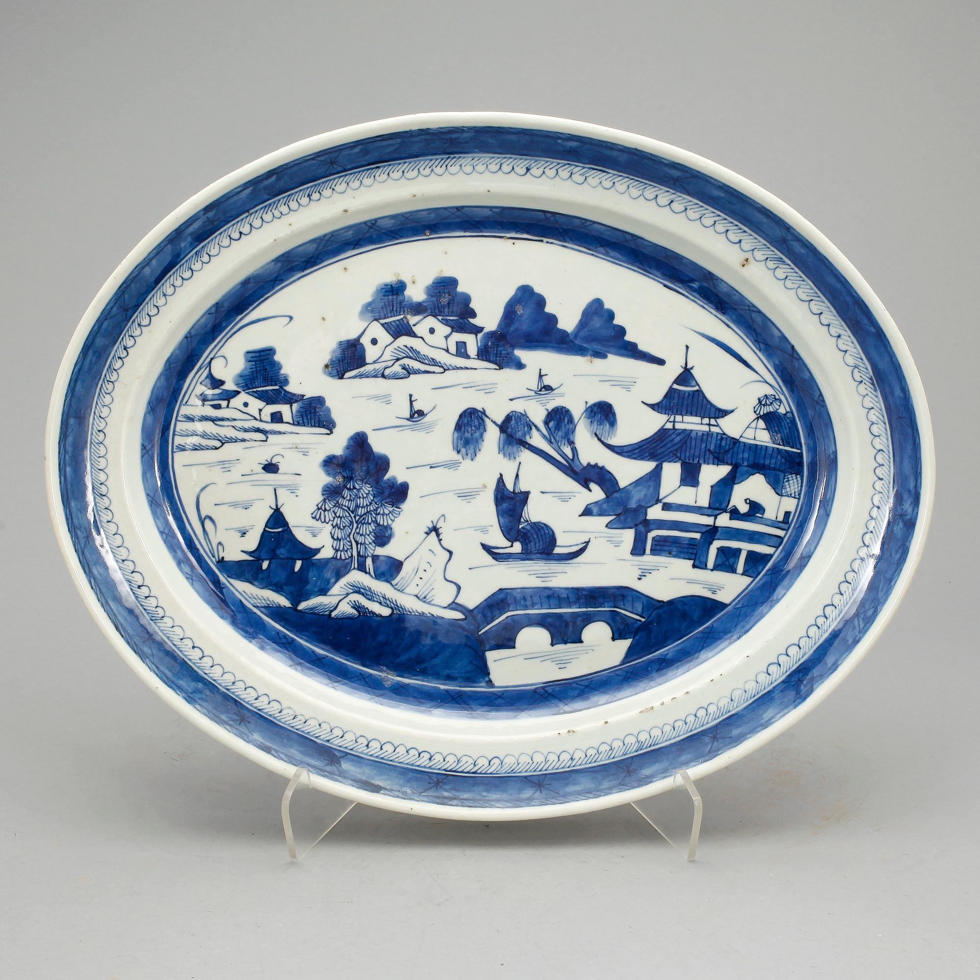 STEKFAT, porslin, Kina, Qing dynastin, 1800-tal.