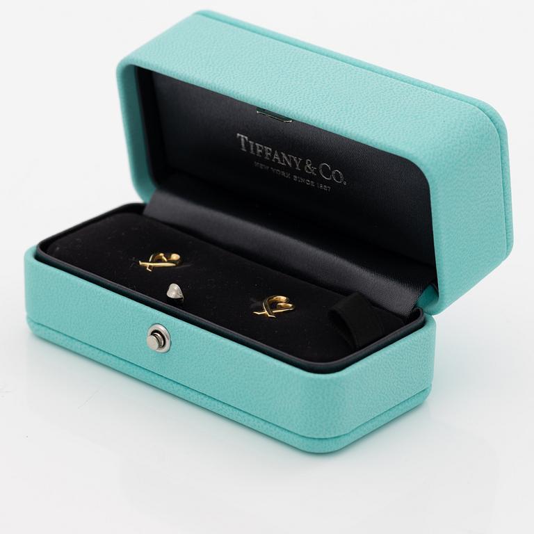 Tiffany & Co a pair of earrings 18K gold in the shape of hearts design Paloma Picasso.