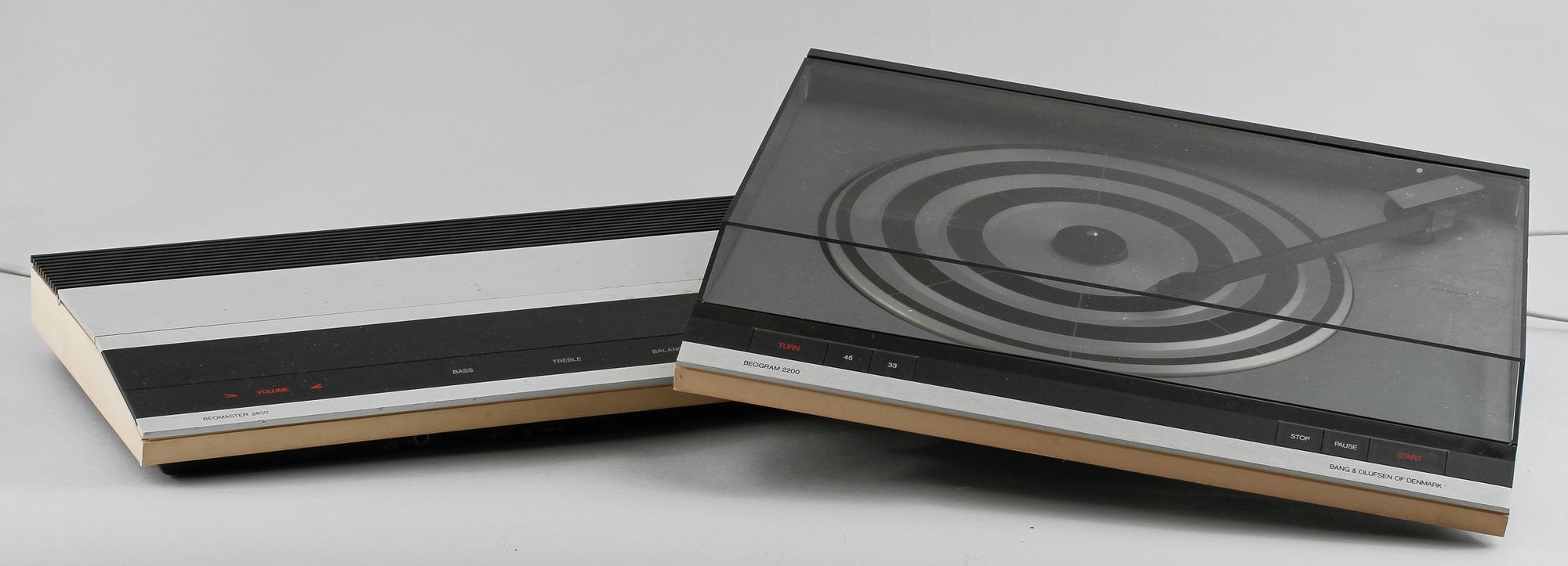 SKIVSPELARE "Beomaster 2200" samt FÖRSTÄRKARE  "Beomaster 2400", Jacob Jensen, Bang & Olufsen, Danmark, 1970/80-tal.