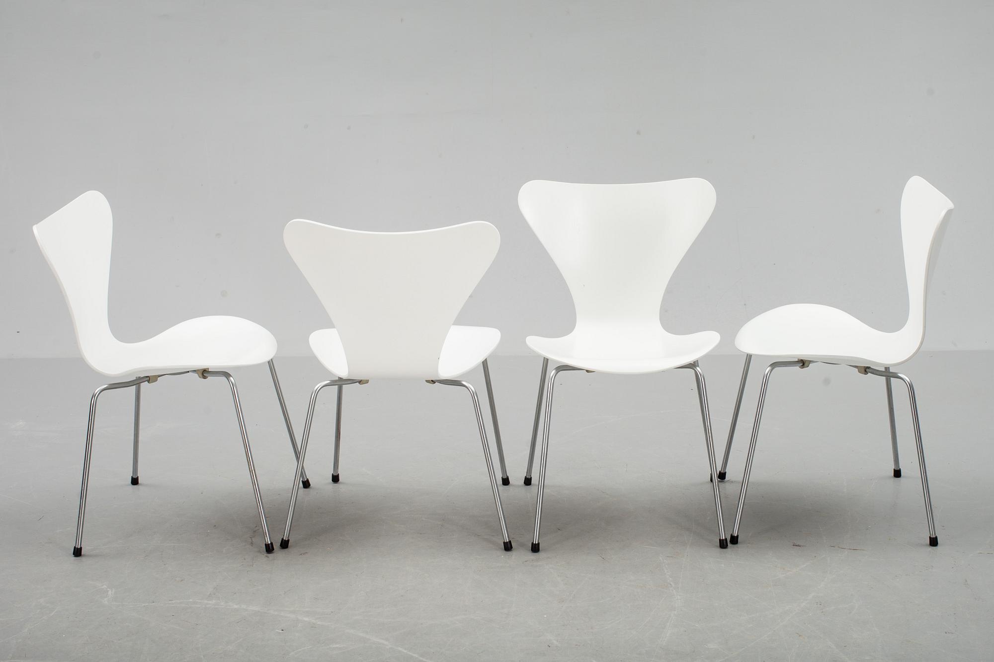 STOLAR, 4 st, "Sjuan", Arne Jacobsen för Fritz Hansen.