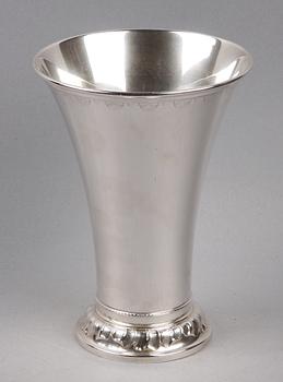 BÄGARE, silver, GAB 1951. Vikt 430.