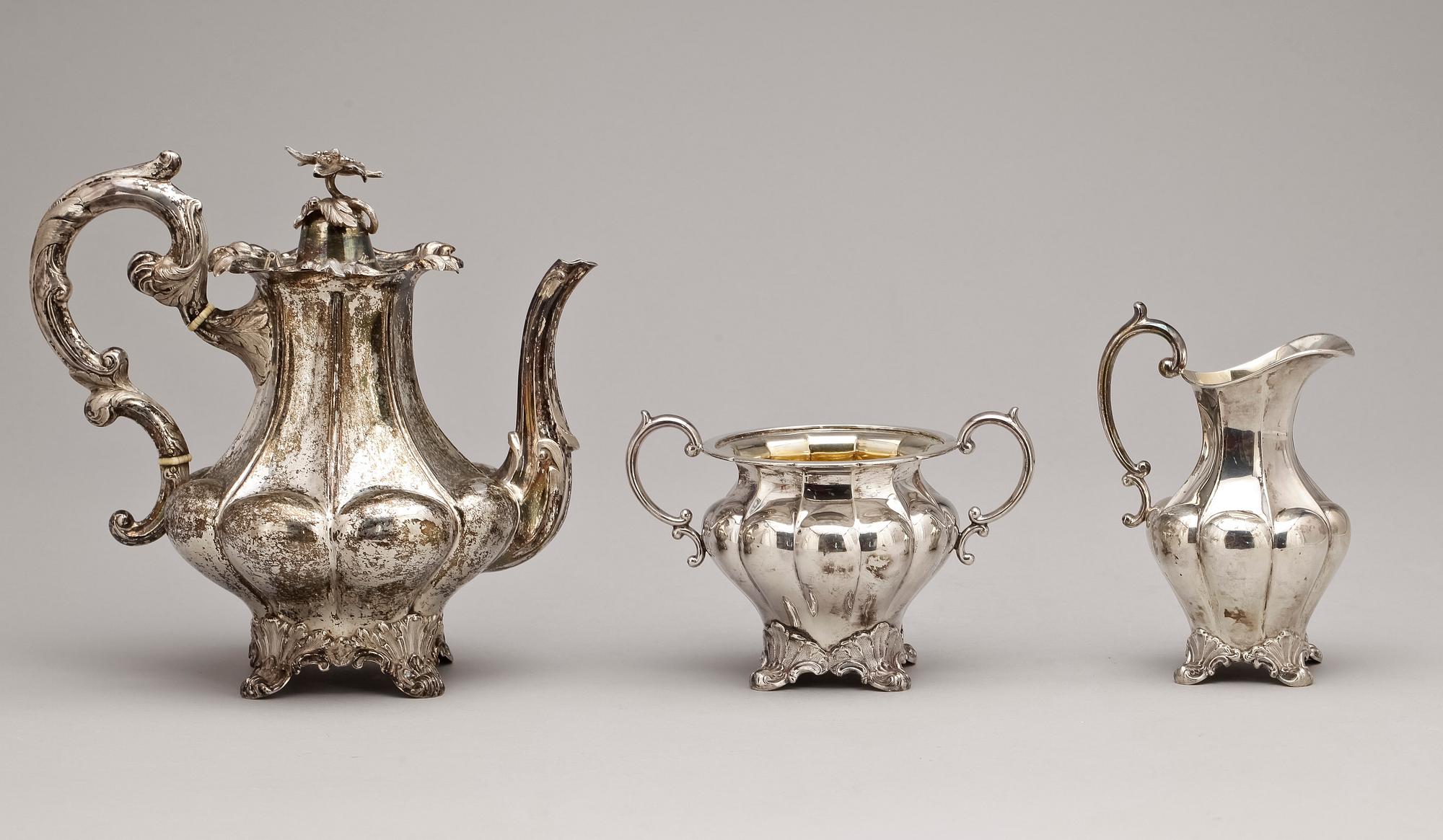 KAFFESERVIS, 3 delar, silver, bla Möllenborg Feron, Stockholm, 1857. Total Vikt ca 1266 g.