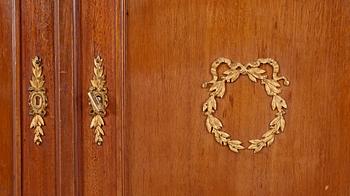 SKÅP, empirestil, 1900-talets början.