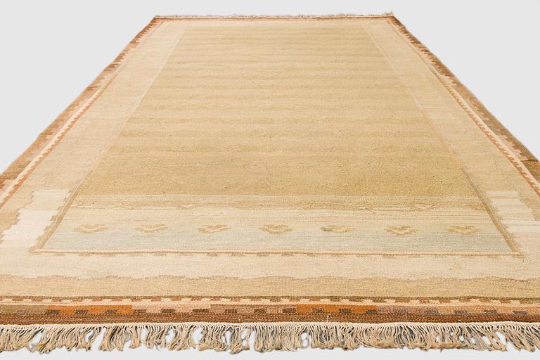 A 1930s Finnish functionalist syle flat weave carpet. Circa 332 x 600 cm.