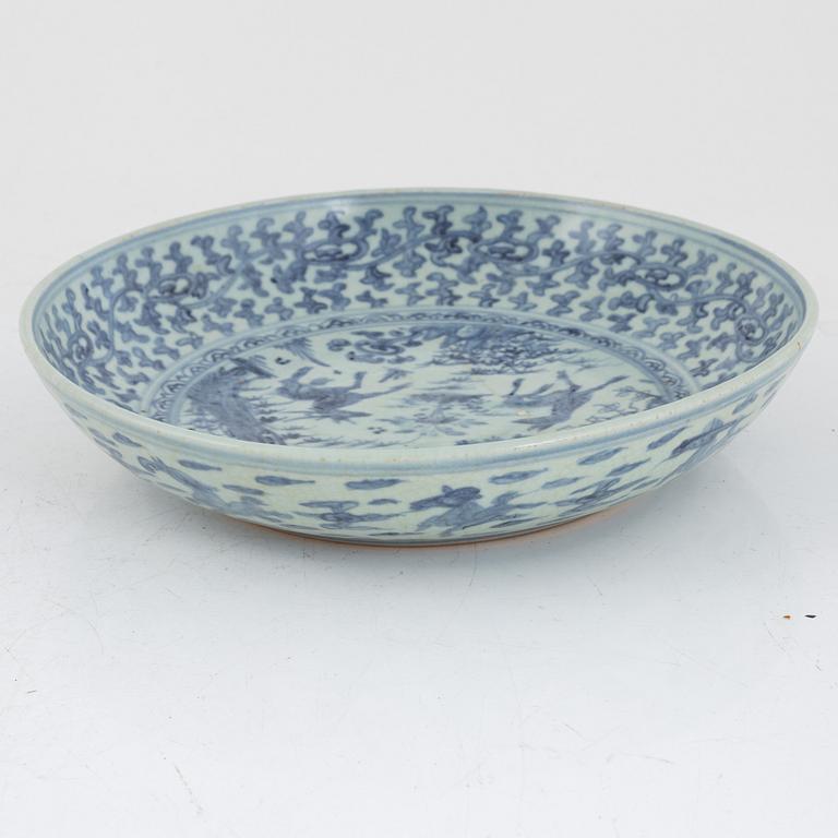 A large blue and white dish, Ming dynasty (1368-1644).