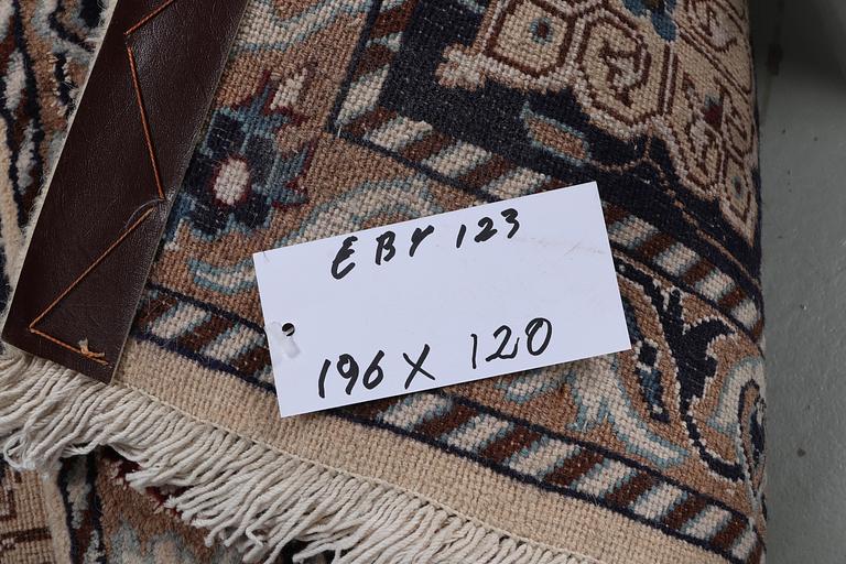 Matta, Nain, part silk, ca 196 x 120 cm.