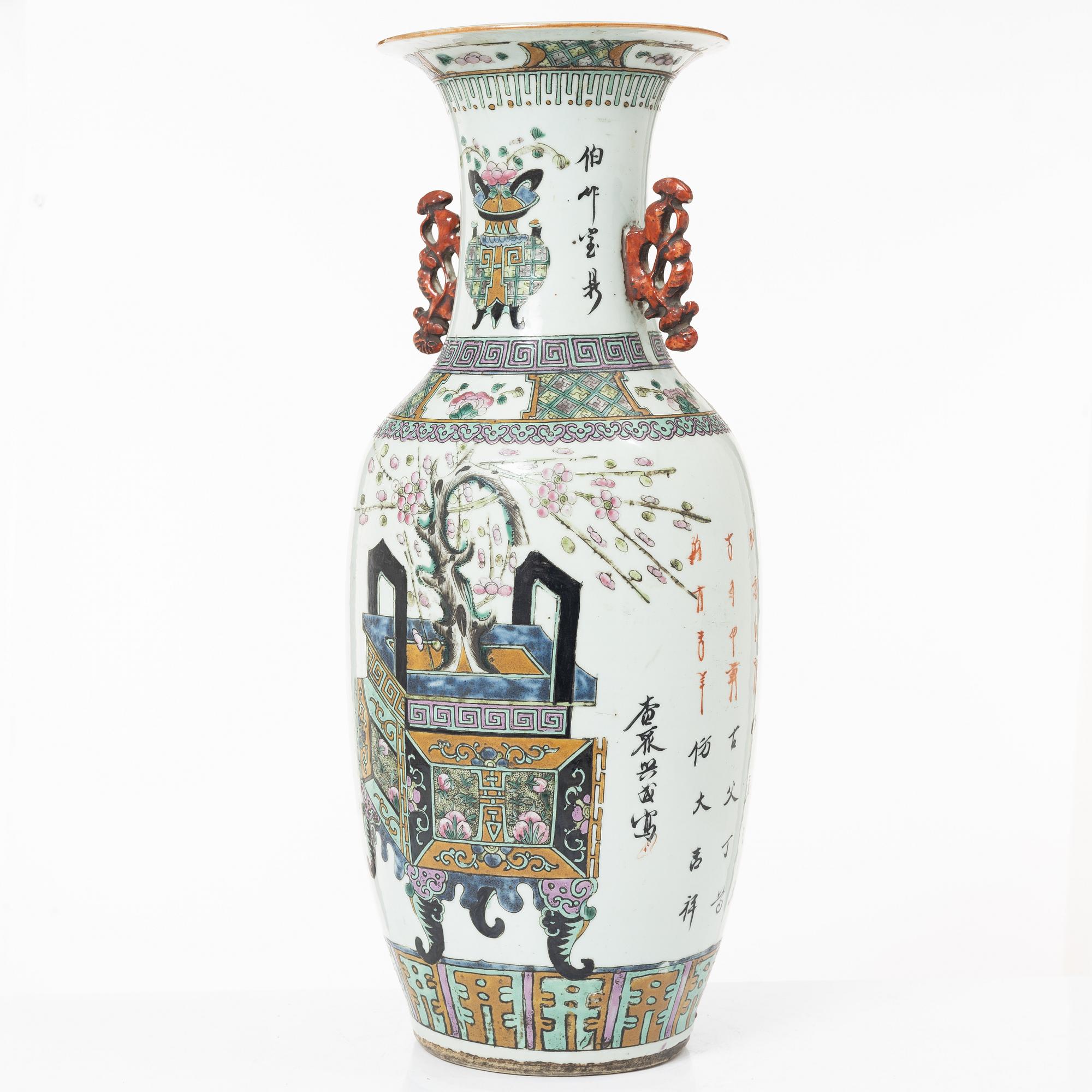 A large vase, China, circa 1900.