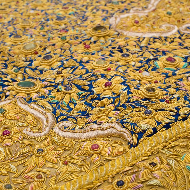 BONAD, silke och metalltråd. Sannolikt Indien, 1900-tal.