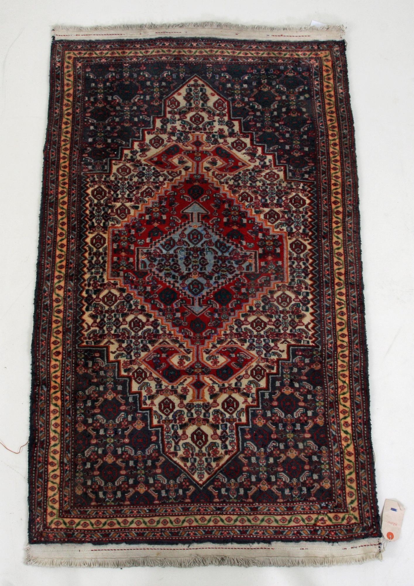 MATTOR, 2 st, orientaliska. 124 x 73 resp 203 x 58.