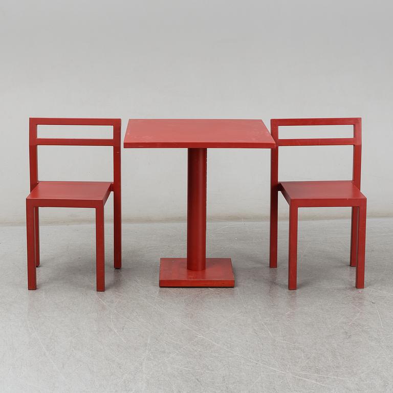 BORIS BERLIN/POUL CHRISTIANSEN, bord med två stolar, "Non", Komplot design, Källemo.