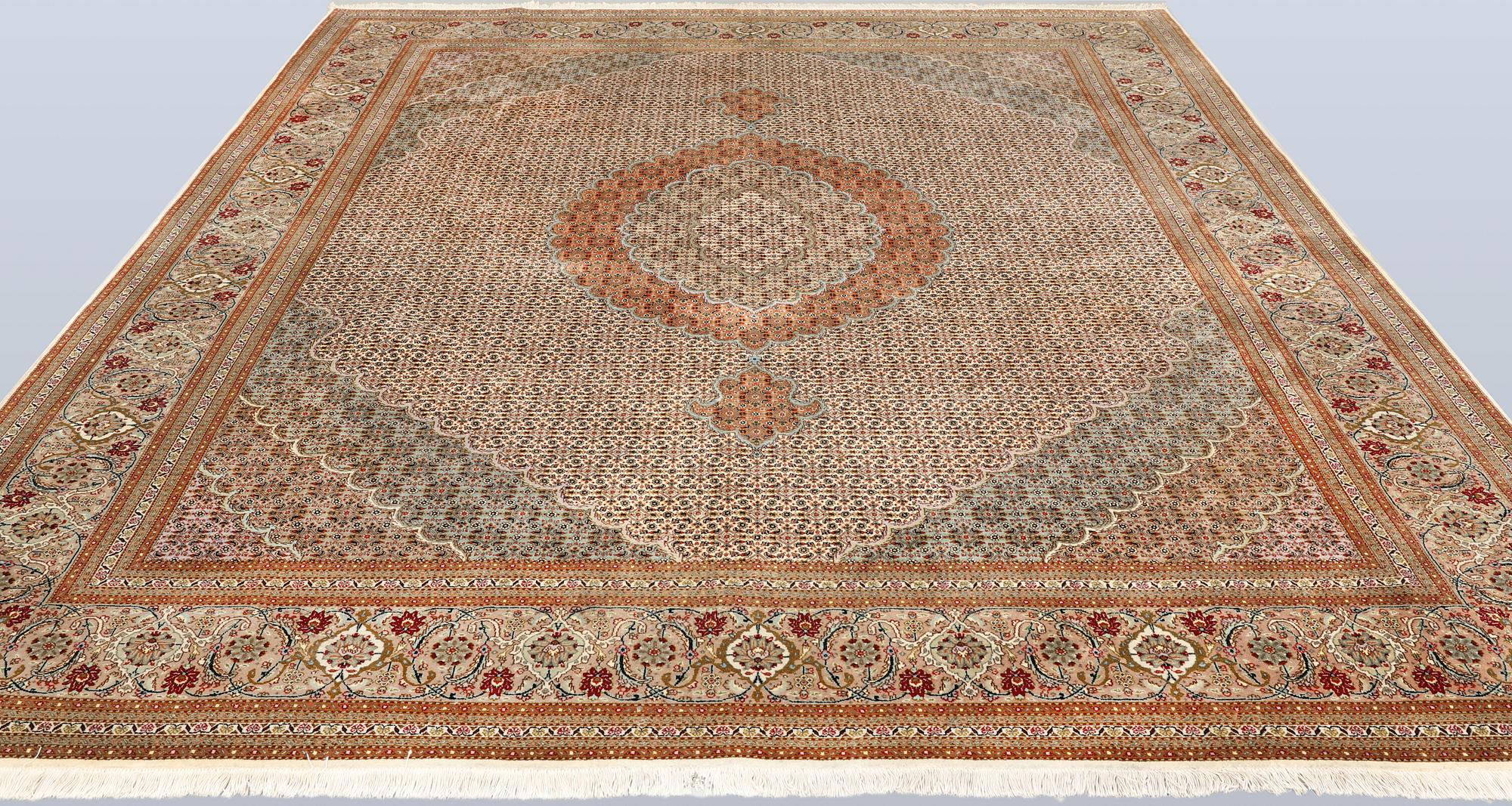Matta, Täbris, part silk, s.k. 50 Radj, ca 300 x 250 cm.