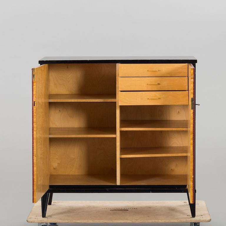 A swedish 1930s-40s cupboard.